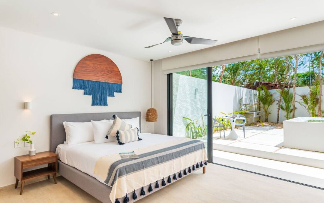 Grand Terrace with Own Pool! Beach Club Access MGR13