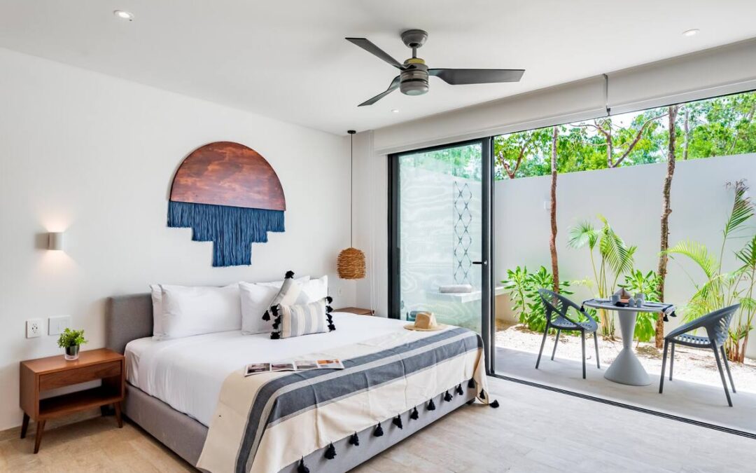 Modern with Private Patio & Beach Club Access MGR22